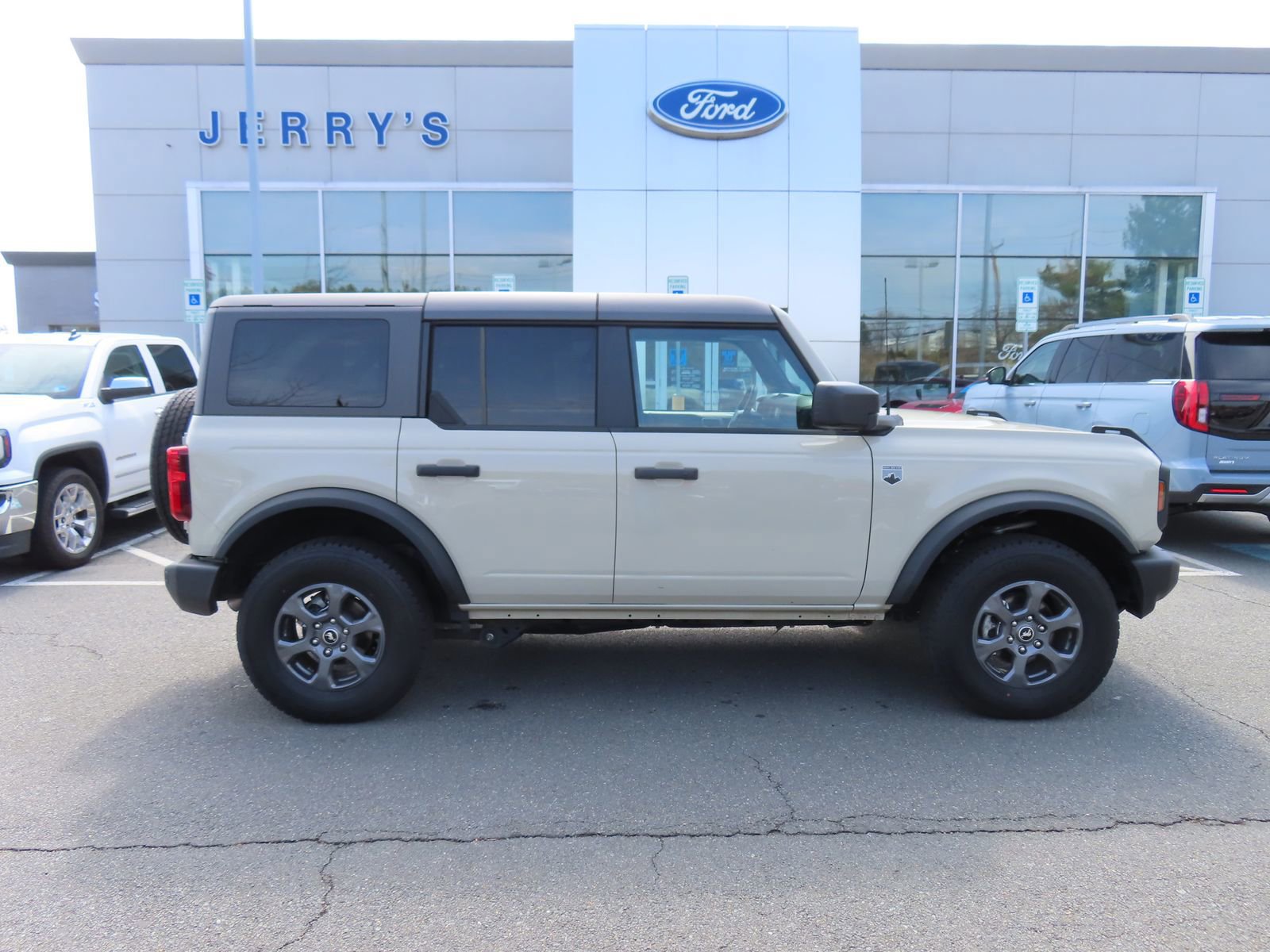 Certified 2025 Ford Bronco Big Bend image 8