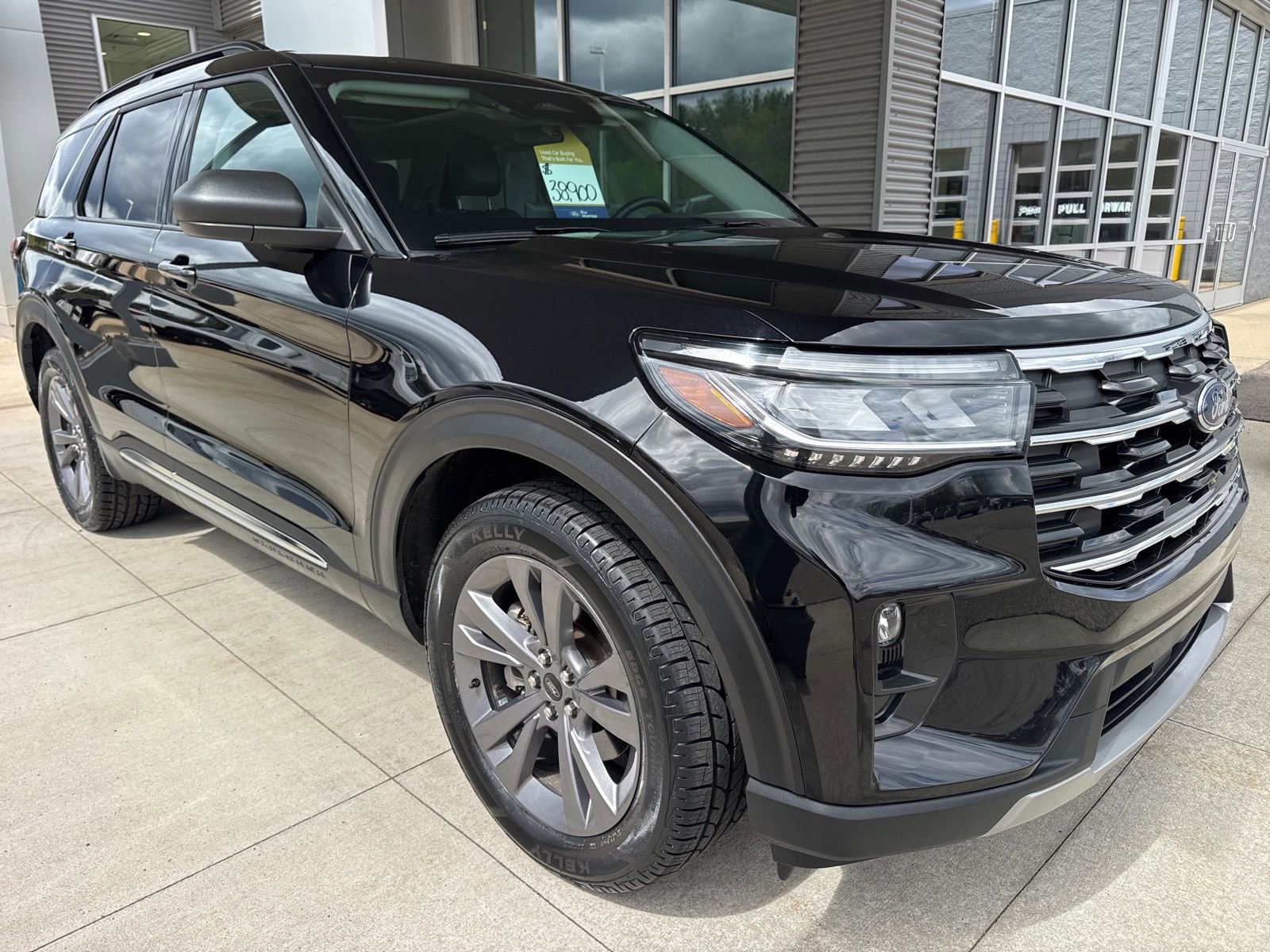 Certified 2025 Ford Explorer Active w/ Active Comfort Package AWD/4WD image 10