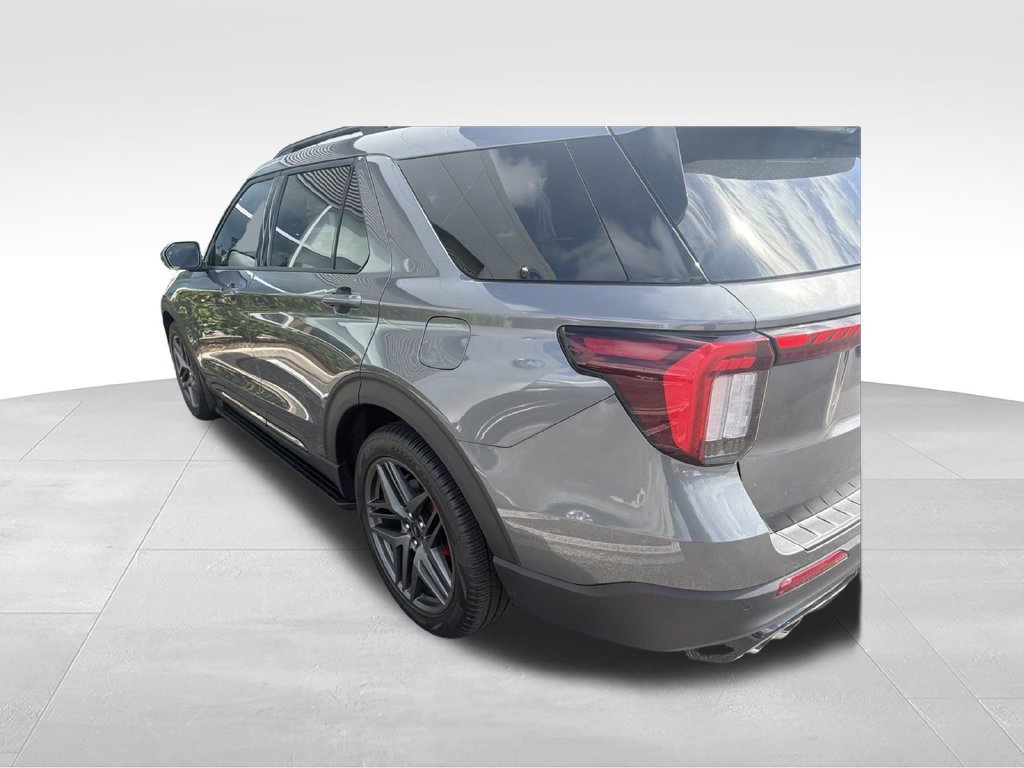 Certified 2025 Ford Explorer ST w/ Sun And Sound Package AWD/4WD image 3