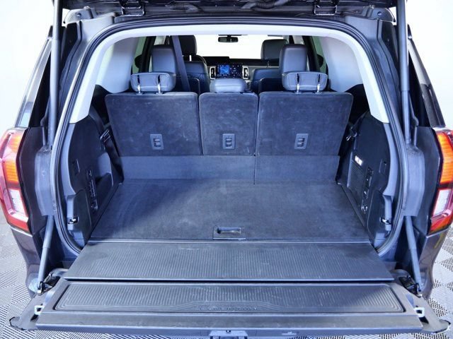 Certified 2025 Ford Expedition Active AWD/4WD image 7