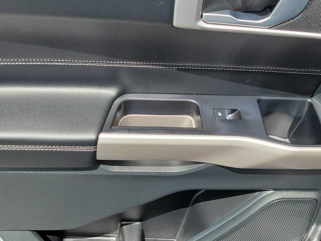 Certified 2023 Ford Explorer XLT RWD image 10