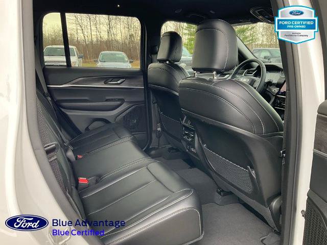 Used 2025 Jeep Grand Cherokee Limited AWD/4WD image 20