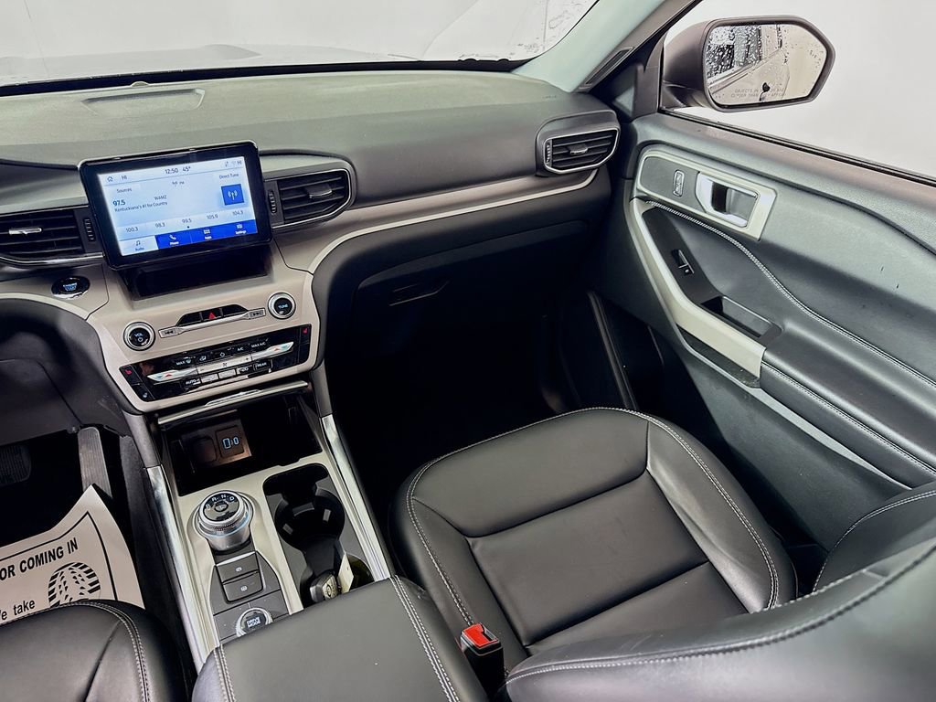 Certified 2023 Ford Explorer XLT w/ Equipment Group 202A image 10