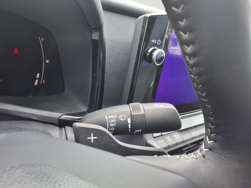 Used 2025 Toyota Camry Hybrid image 22