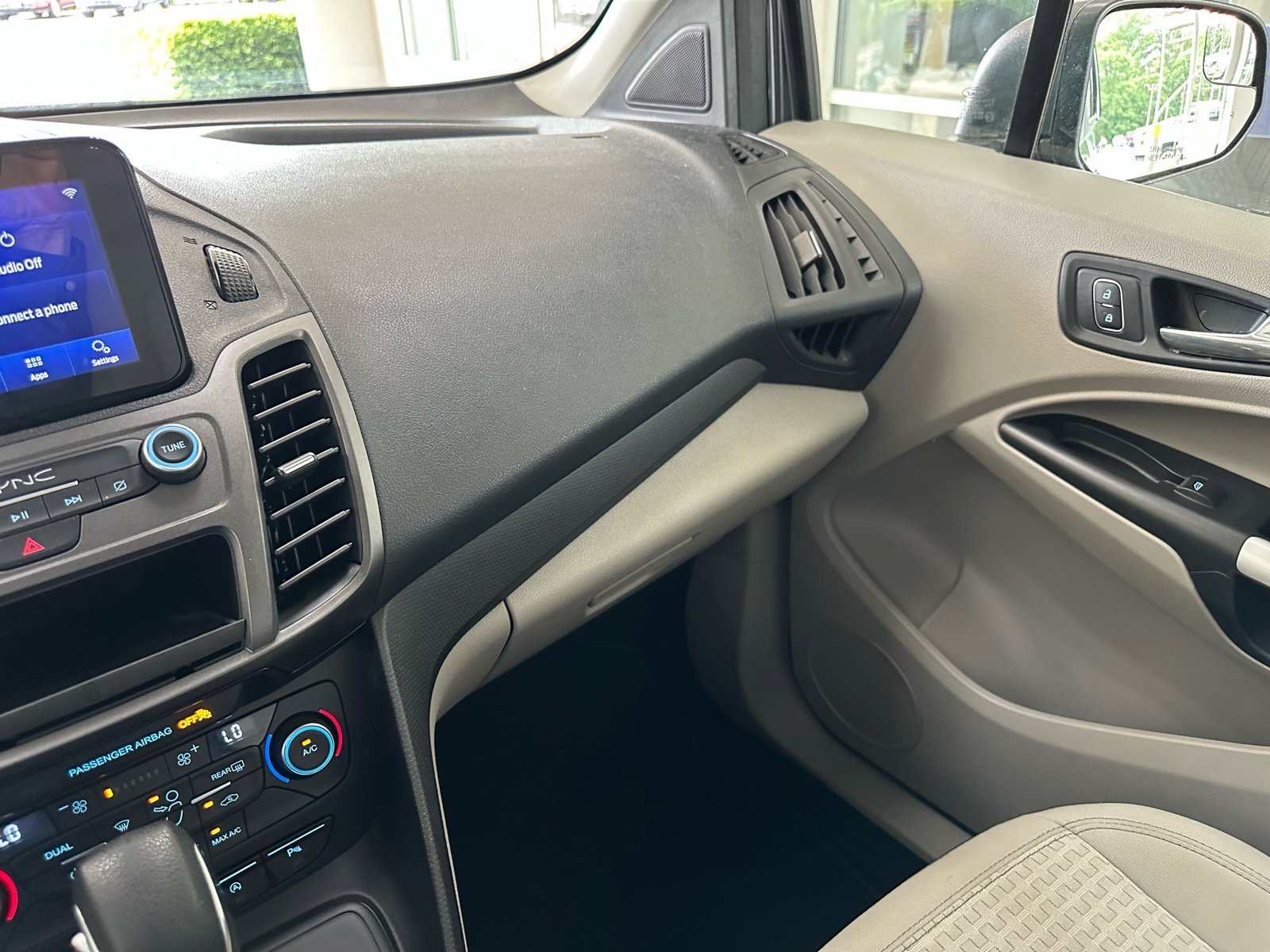 Certified 2019 Ford Transit Connect XLT FWD image 30
