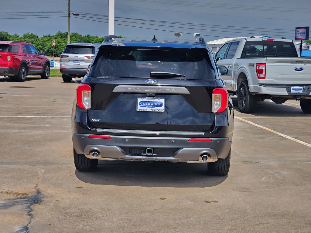 Certified 2024 Ford Explorer XLT w/ Equipment Group 202A RWD image 6