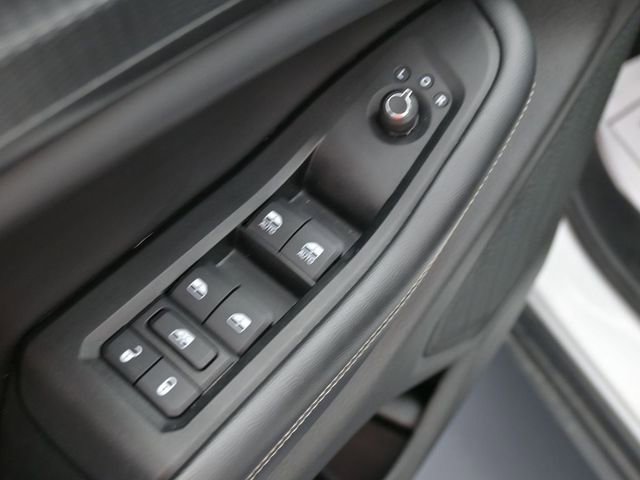 Used 2023 Jeep Grand Cherokee Altitude RWD image 14