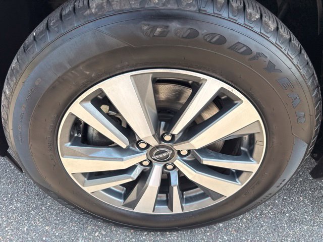 Used 2025 Nissan Pathfinder SL AWD/4WD image 10