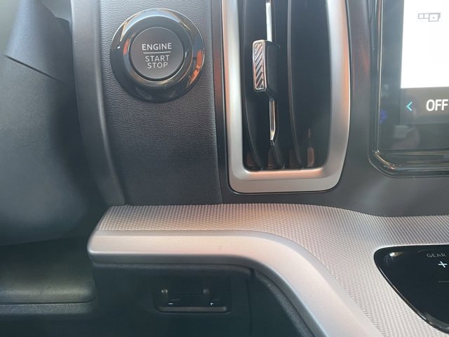 Certified 2025 Ford Expedition Active image 32