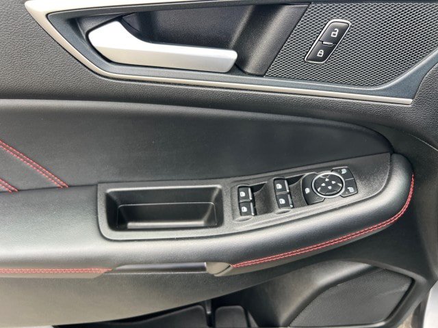 Certified 2024 Ford Edge ST-Line AWD/4WD image 11