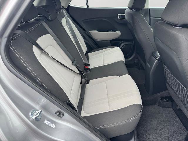 Used 2023 Hyundai Venue SEL FWD image 8