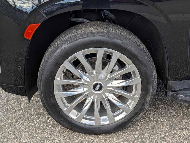 Used 2022 Cadillac Escalade Premium Luxury image 16