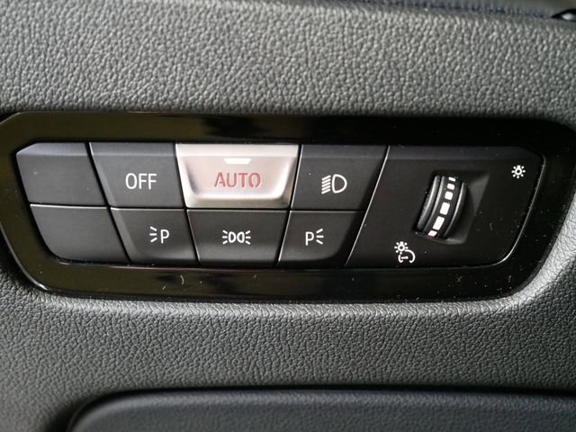 Used 2020 BMW 330i xDrive Sedan w/ Driving Assistance Package image 20