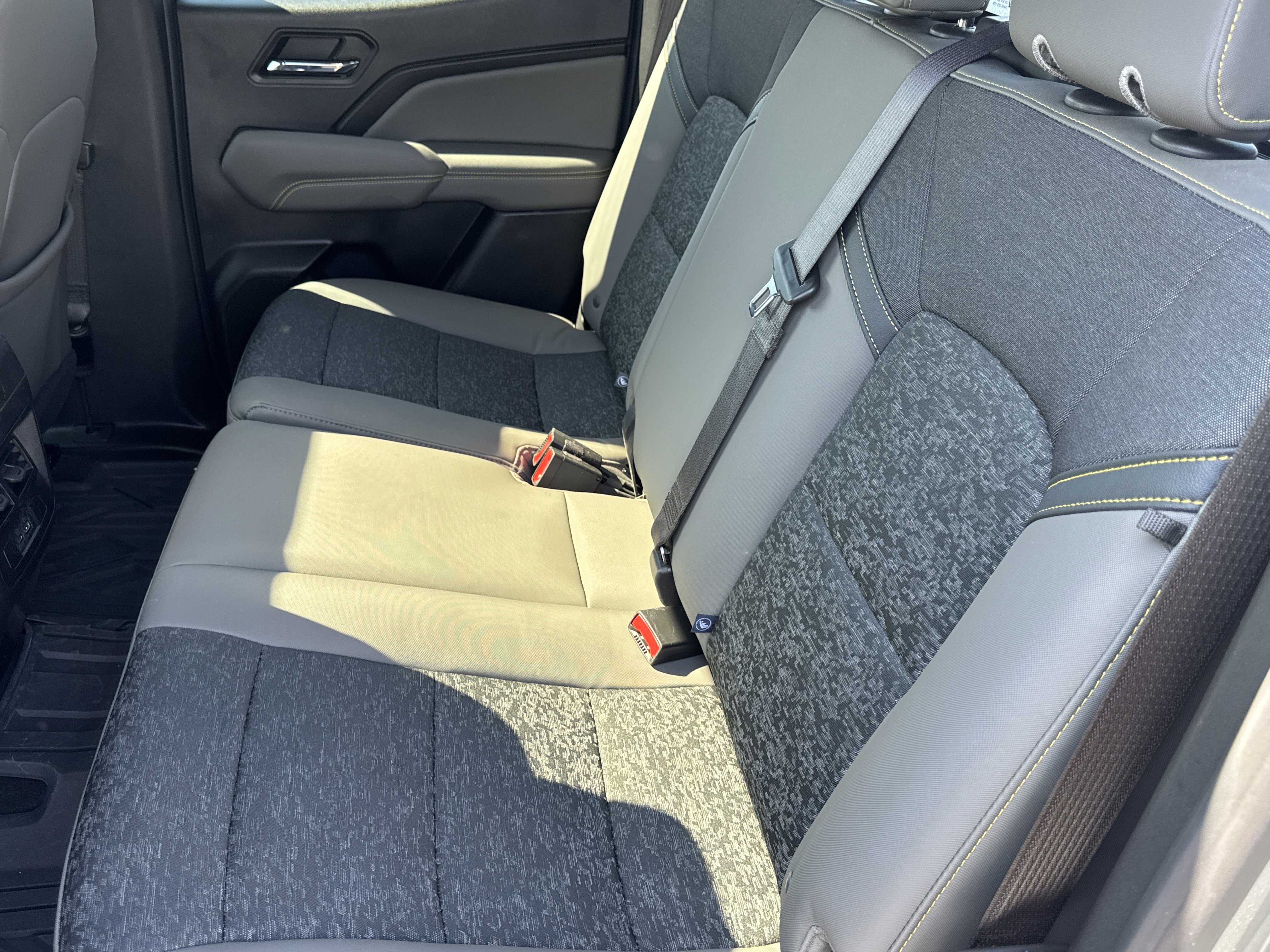 Used 2024 Chevrolet Colorado ZR2 w/ Technology Package image 22