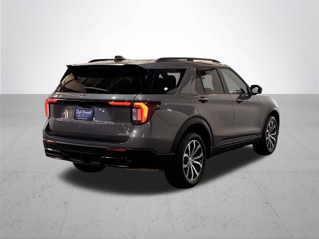 Certified 2025 Ford Explorer ST-Line AWD/4WD image 11