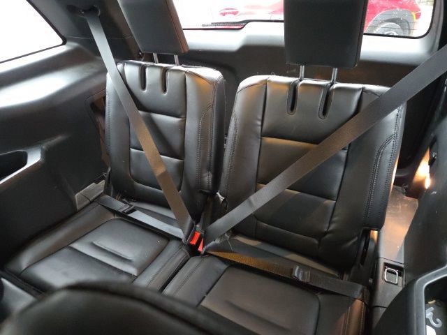 Certified 2019 Ford Explorer XLT w/ Equipment Group 202A image 17