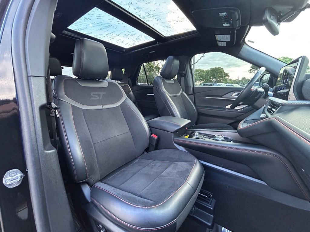 Certified 2025 Ford Explorer ST AWD/4WD image 30