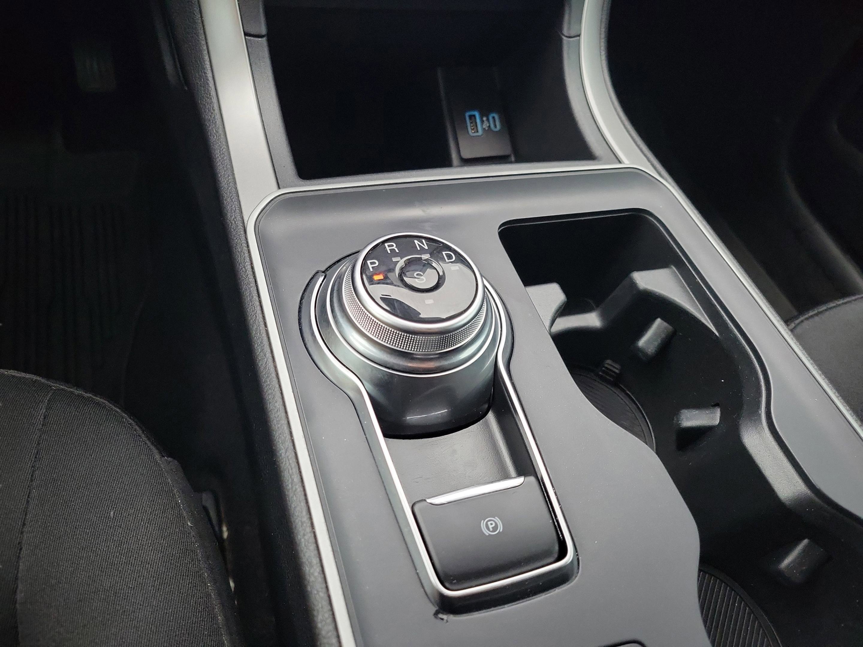 Certified 2022 Ford Edge SE w/ Black Appearance Package image 19