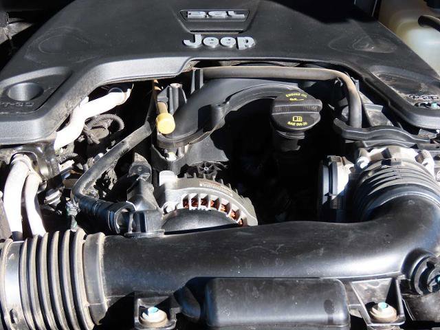 Used 2021 Jeep Gladiator Rubicon w/ Cold Weather Group image 15