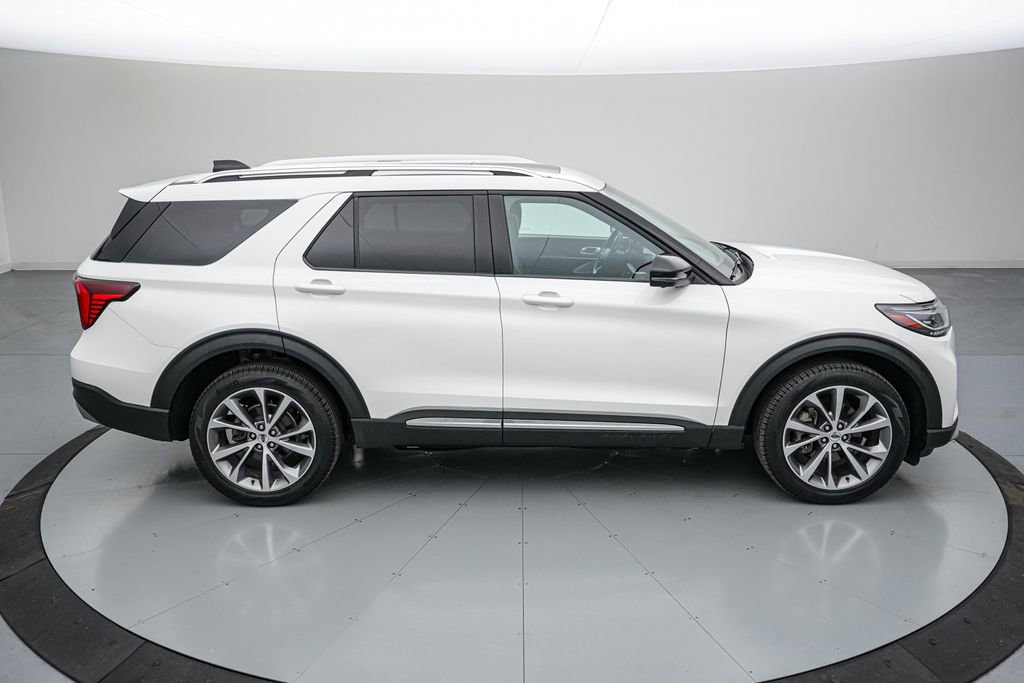 Certified 2025 Ford Explorer Platinum w/ Ultimate Package AWD/4WD image 4