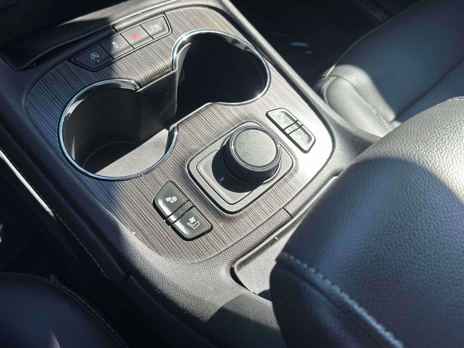 Used 2022 GMC Acadia SLT w/ Technology Package image 35