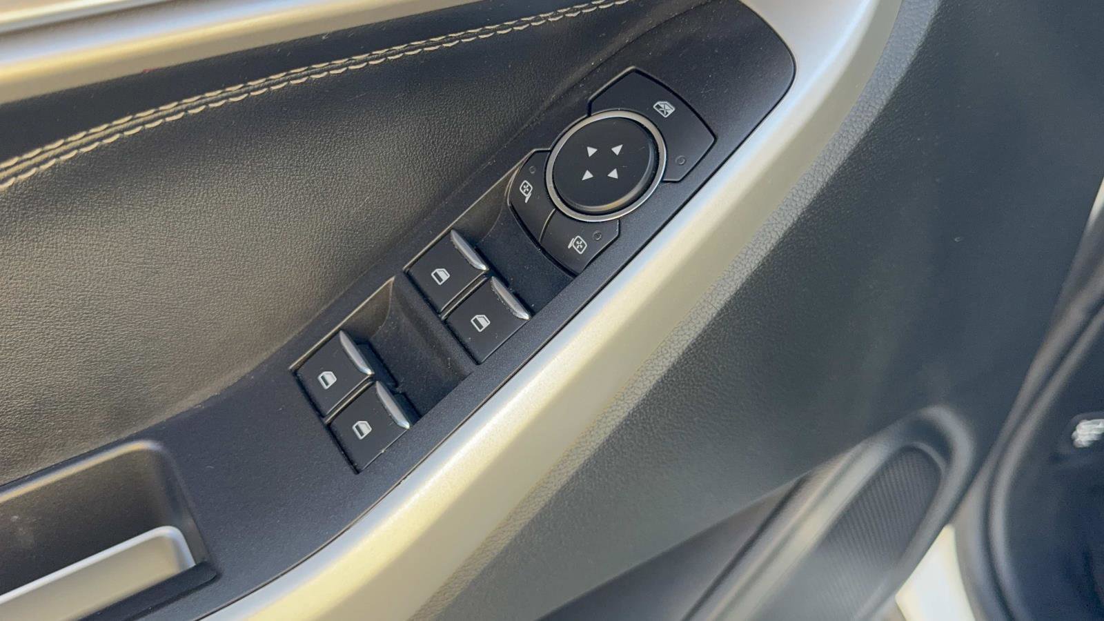 Certified 2022 Ford Explorer XLT w/ Class IV Trailer Tow Package image 16