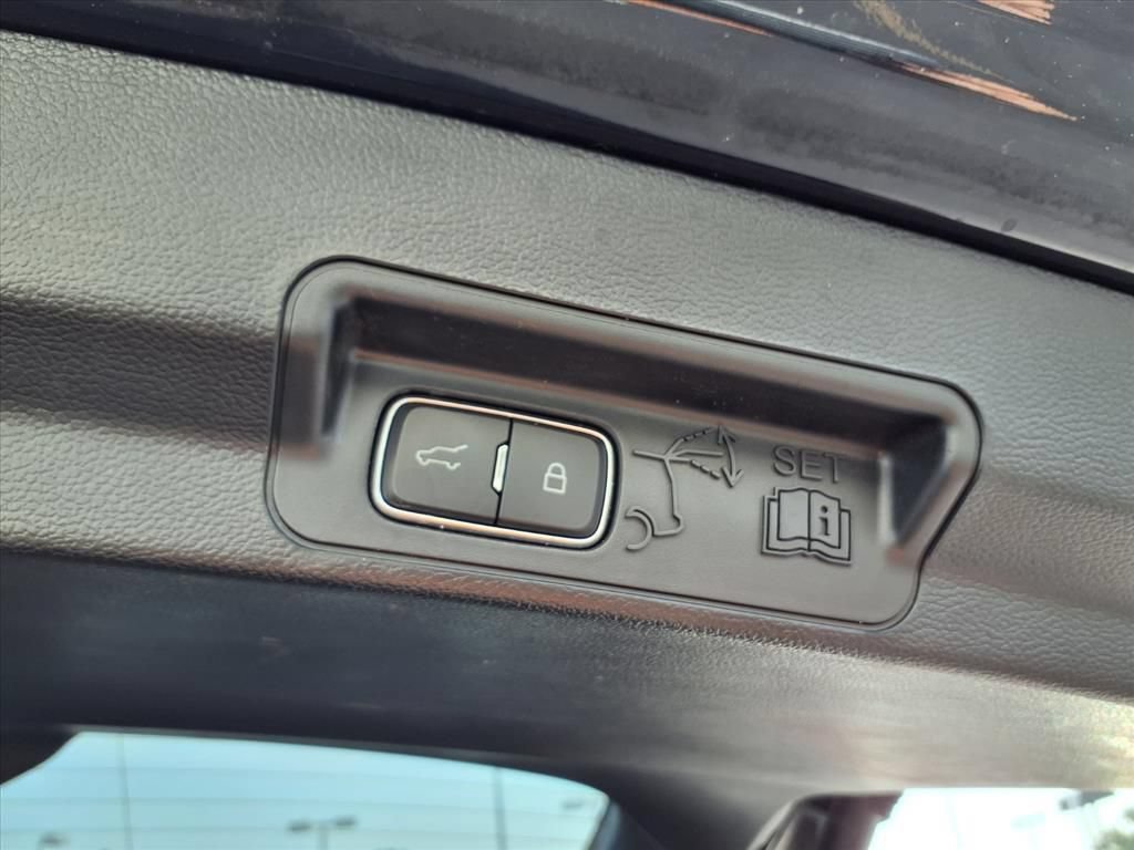 Certified 2023 Ford Explorer XLT w/ Equipment Group 202A AWD/4WD image 31