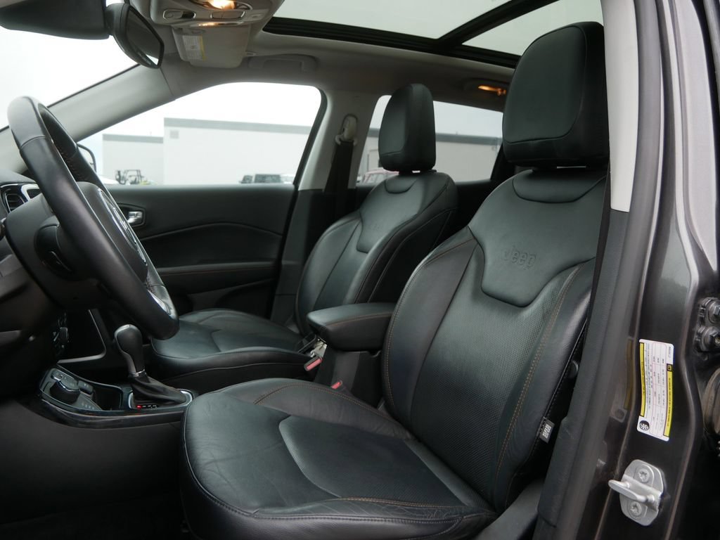 Used 2018 Jeep Compass Limited w/ Navigation Group AWD/4WD image 11