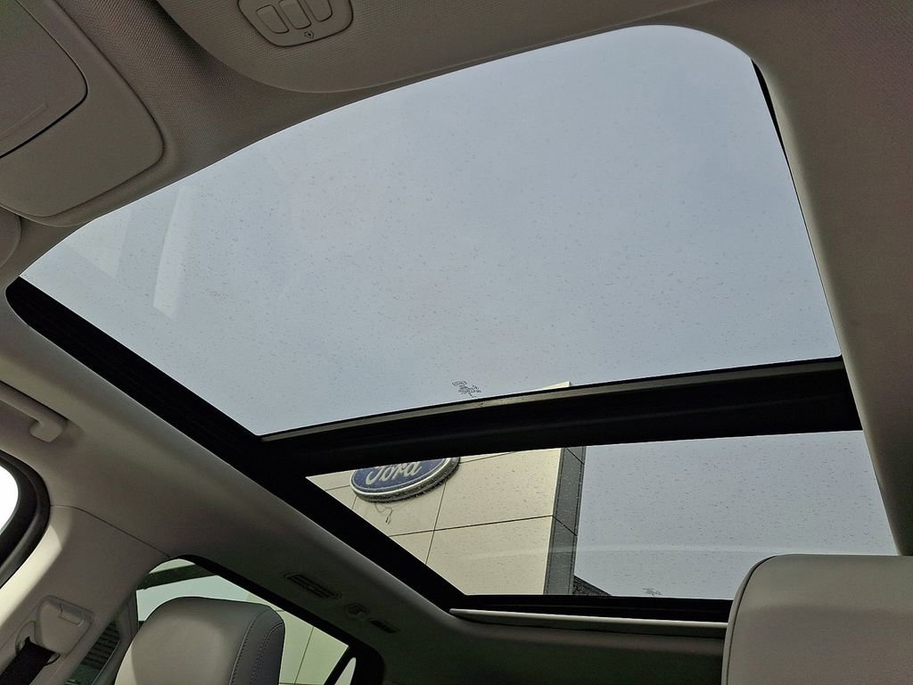 Certified 2025 Ford Expedition Active image 16