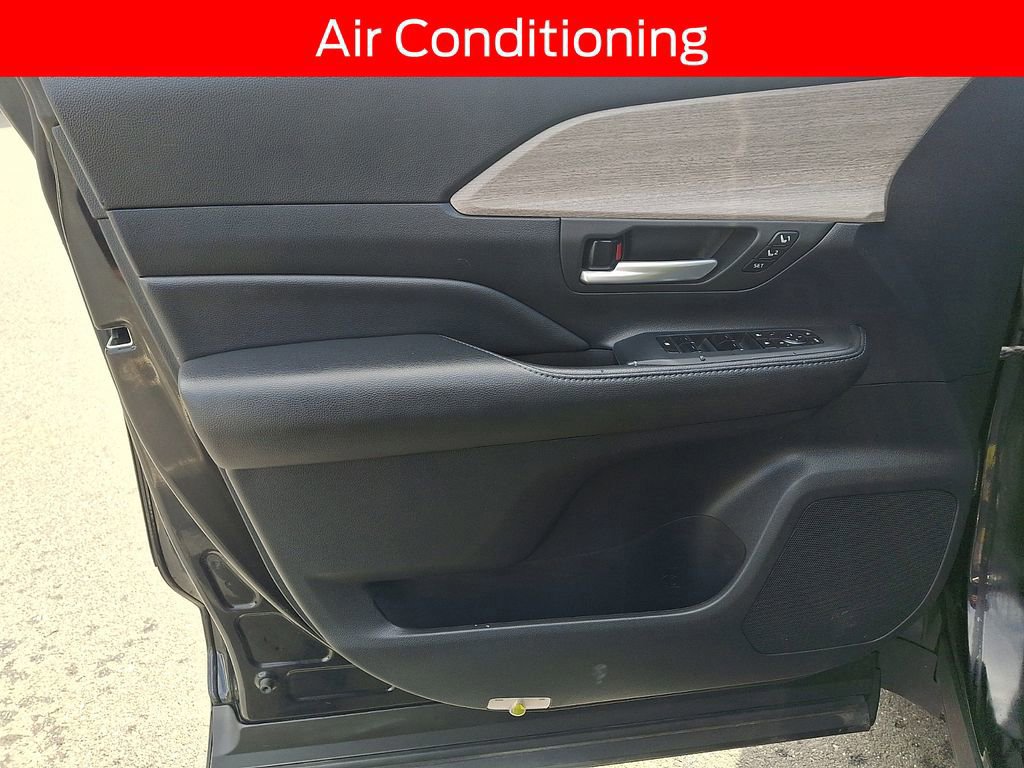 Used 2024 Toyota Grand Highlander XLE image 13