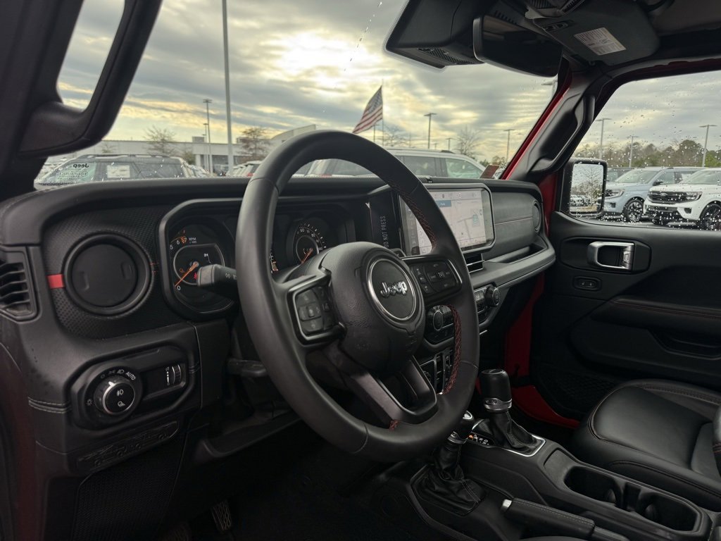 Used 2024 Jeep Gladiator Rubicon w/ Technology Group image 10