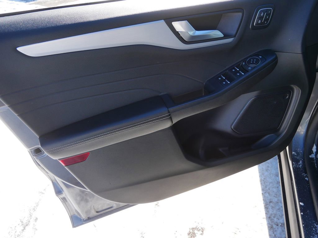 Certified 2024 Ford Escape Platinum image 12