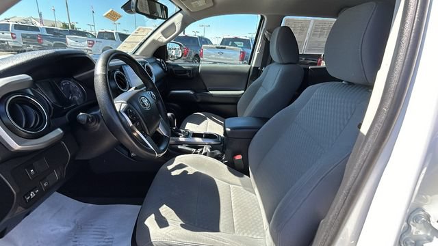 Used 2021 Toyota Tacoma SR5 AWD/4WD image 17