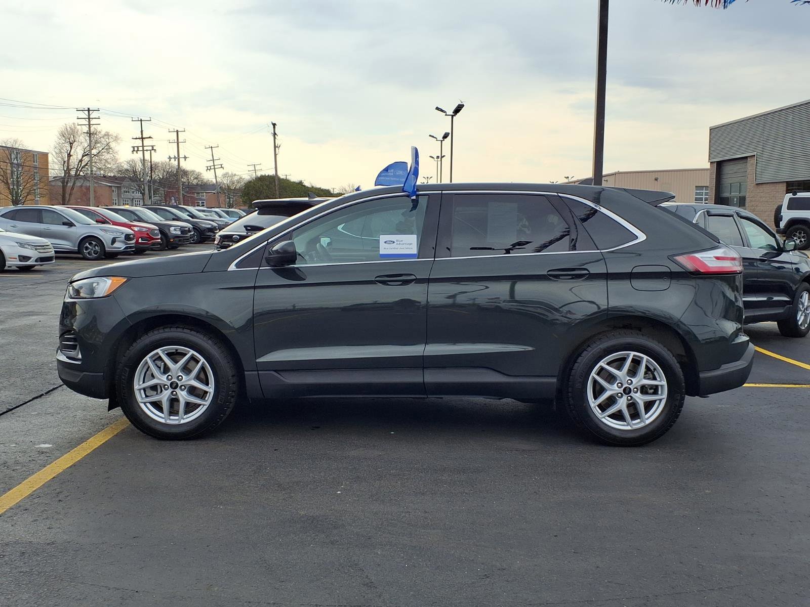 Certified 2024 Ford Edge SEL w/ Convenience Package image 2