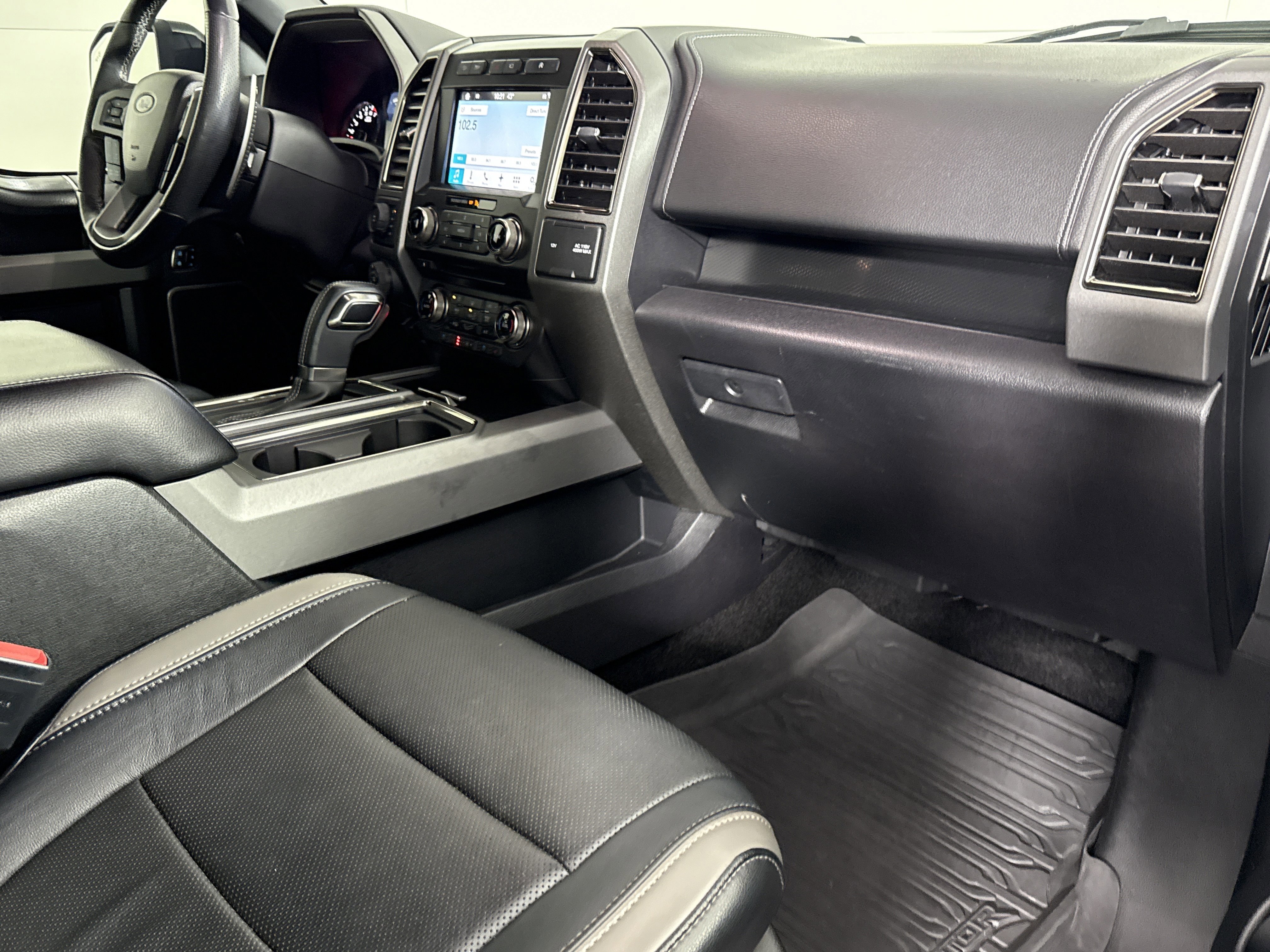 Certified 2018 Ford F150 Raptor w/ Equipment Group 802A Luxury image 9