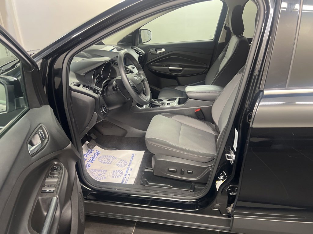 Certified 2018 Ford Escape SE w/ SE Sync 3 Package image 17