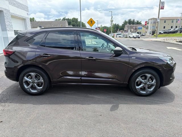 Certified 2023 Ford Escape ST-Line w/ Tech Pack #1 AWD/4WD image 7