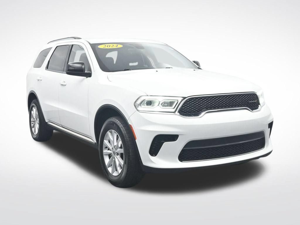Used 2024 Dodge Durango SXT AWD/4WD image 3
