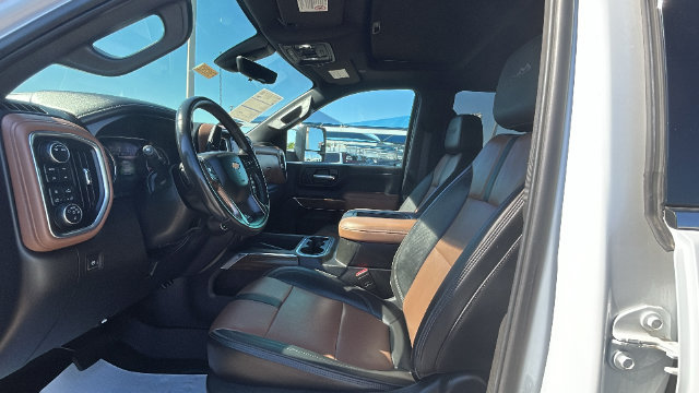 Used 2021 Chevrolet Silverado 2500 High Country AWD/4WD image 17