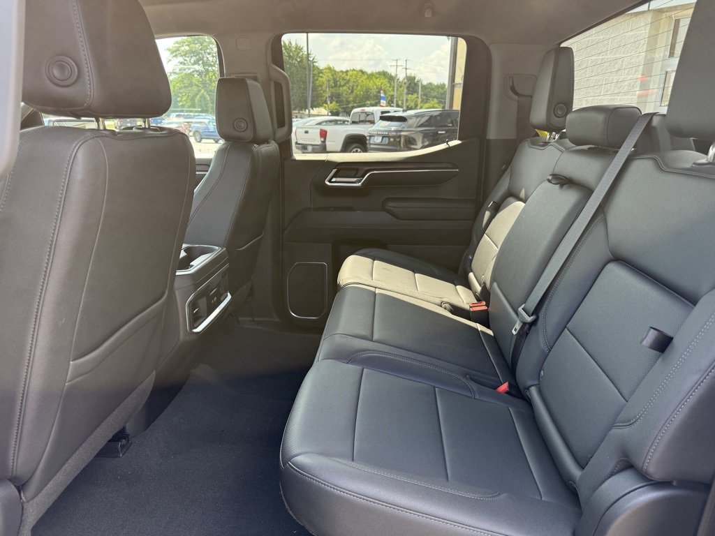 Used 2023 GMC Sierra 1500 SLT w/ SLT Convenience Package image 16