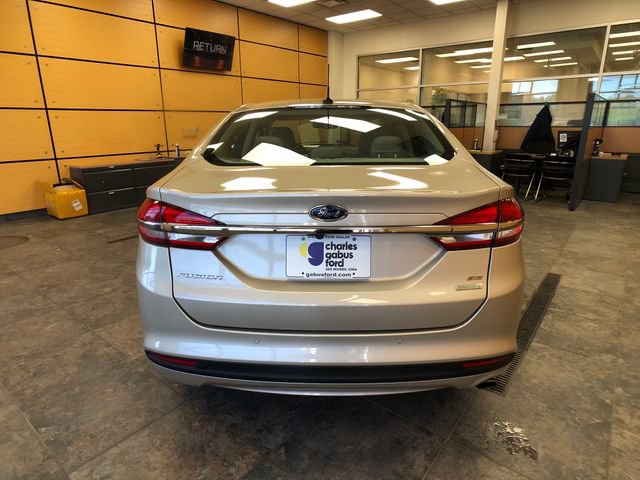 Certified 2017 Ford Fusion SE w/ Fusion SE Technology Package FWD image 6