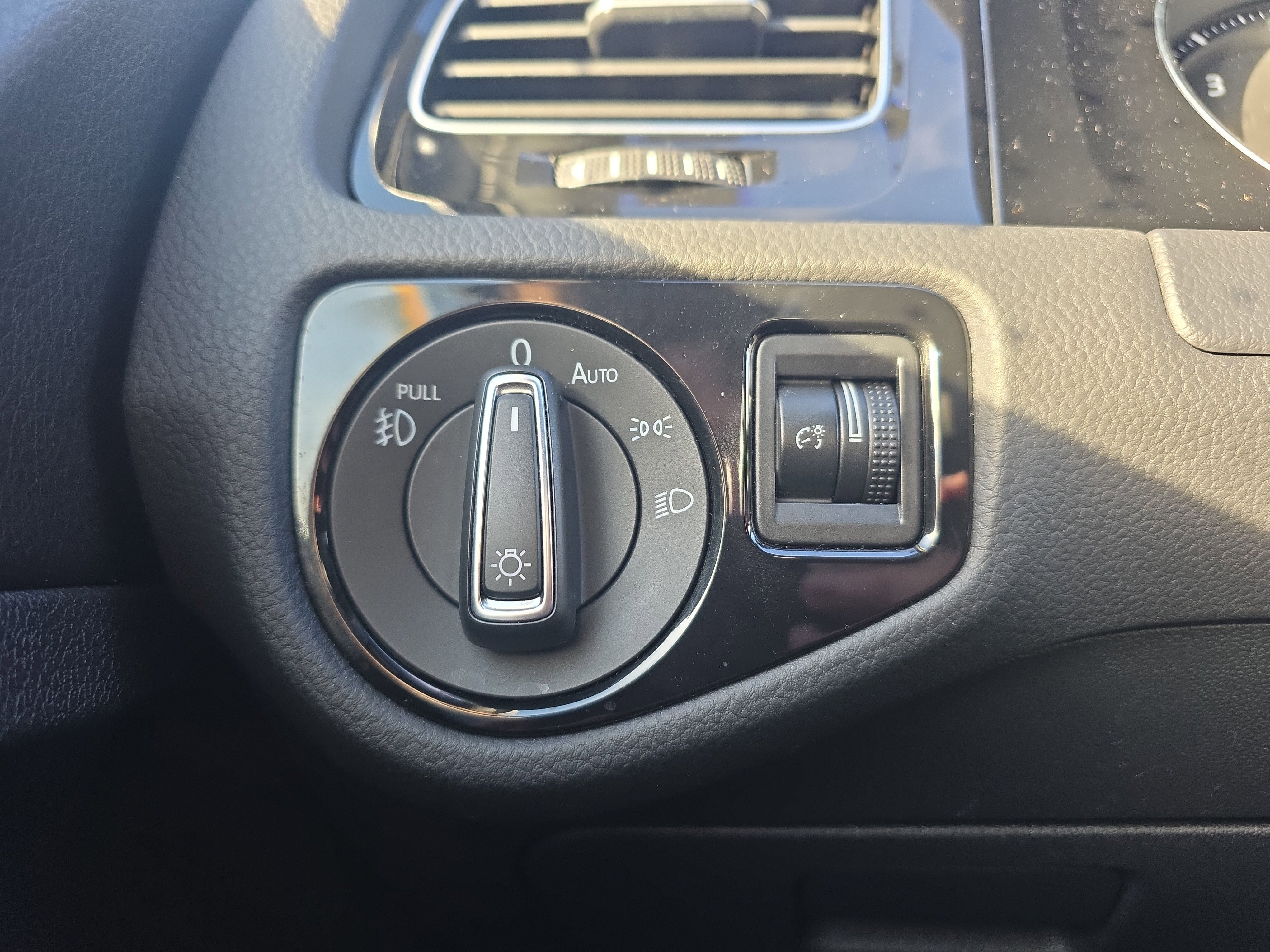 Used 2018 Volkswagen GTI S image 29