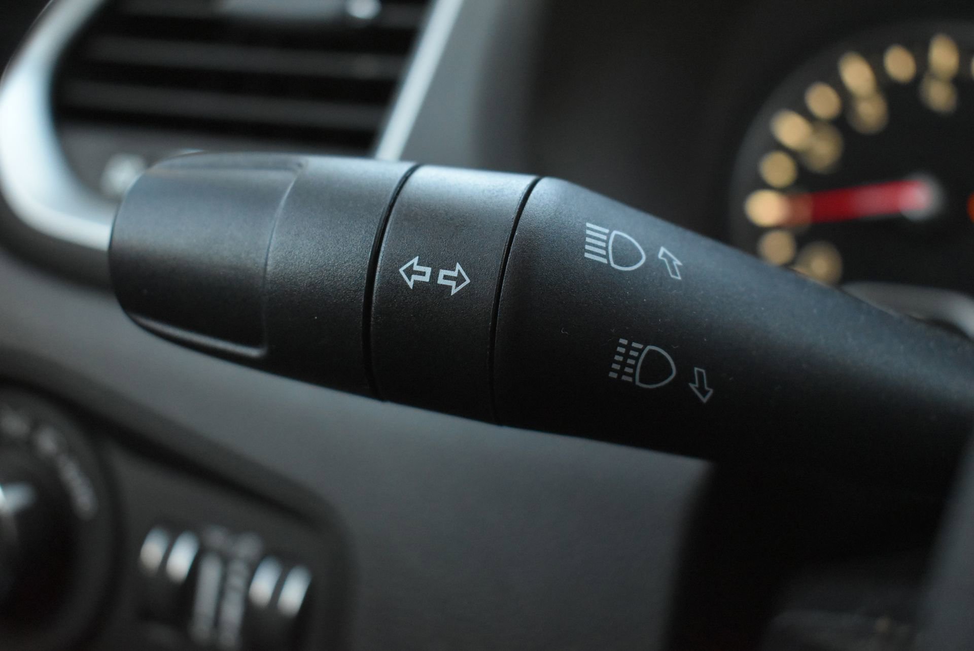 Used 2019 Jeep Renegade Latitude FWD image 21