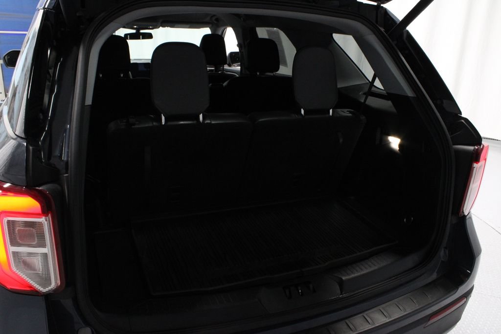 Certified 2022 Ford Explorer XLT w/ Equipment Group 202A AWD/4WD image 13