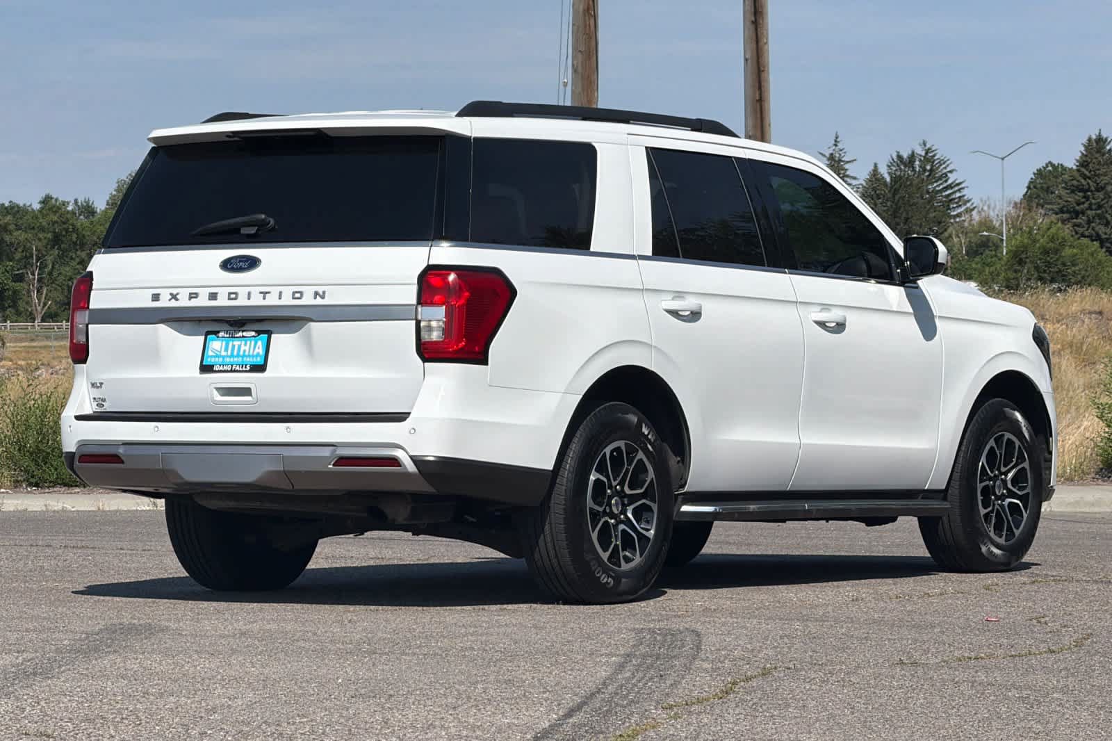 Certified 2023 Ford Expedition XLT AWD/4WD image 2