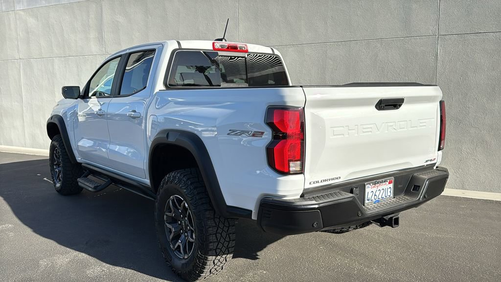 Used 2025 Chevrolet Colorado ZR2 w/ Technology Package image 4