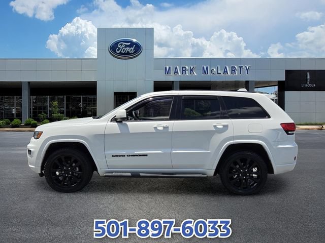 Used 2017 Jeep Grand Cherokee Altitude AWD/4WD image 4