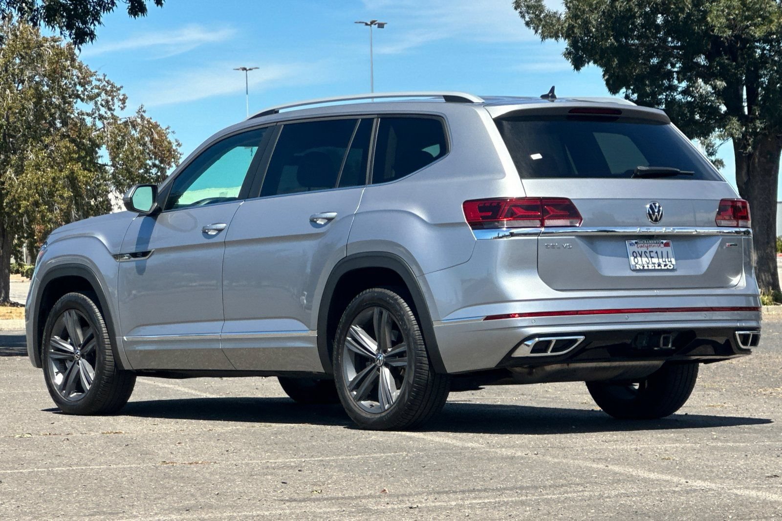 Used 2022 Volkswagen Atlas SEL R-Line AWD/4WD image 5