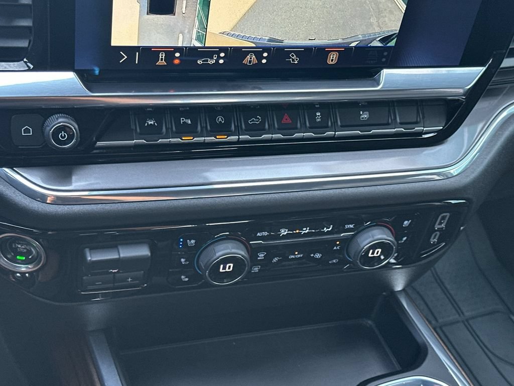 Used 2024 Chevrolet Silverado 1500 High Country w/ Technology Package AWD/4WD image 19