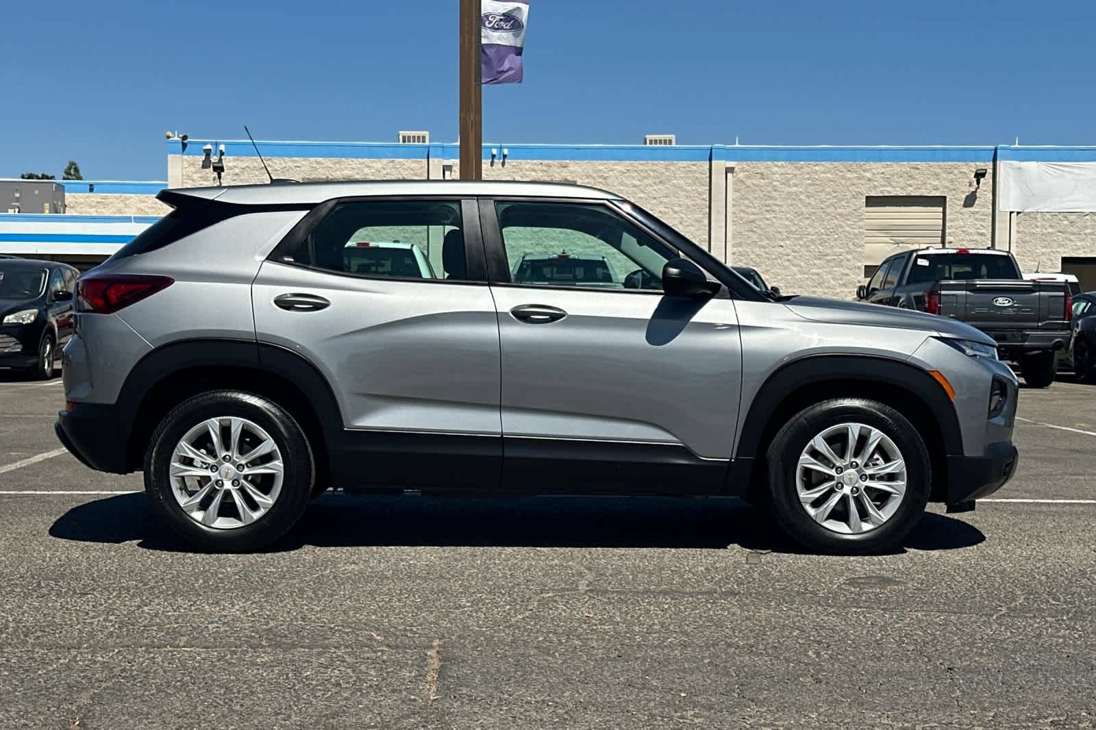 Used 2023 Chevrolet TrailBlazer LS FWD image 8